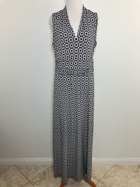 Vince Camuto | Black & White Geometric Sleeveless Maxi Dress